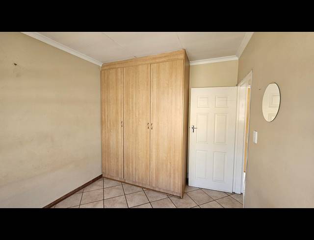 2 BEDROOM APARTMENT FOR SALE IN WITPOORTJIE AH